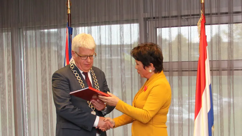 pm3gpduexhaarodvyd7yw6ub9 boek oorlogsgravencomite