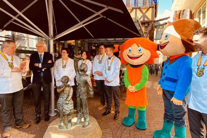 presentatie boekje 100 jaar krombroodrapencomite