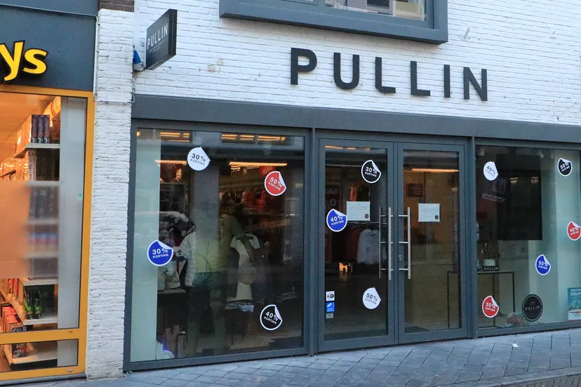 pullin sluit de deuren