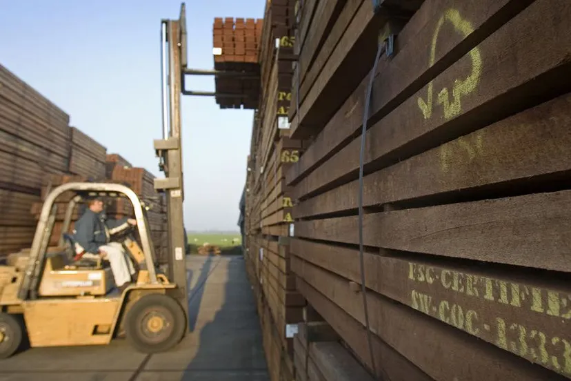 q9mffk5l9zovoi7h7dnungfe7 heftruckarbeidersfabriekvorkheftruckwerkeneconomiehqfoto