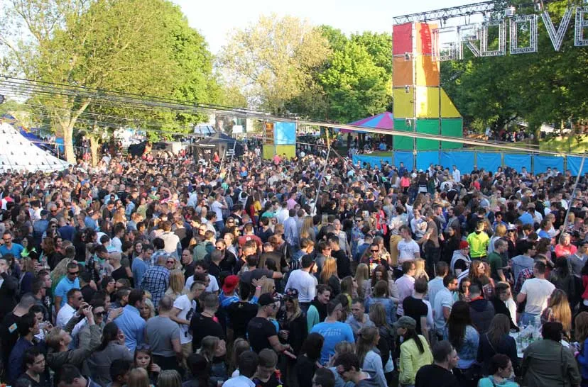 qagbokg7gb14ax60a5xzhplaq groove garden 2013 publiek