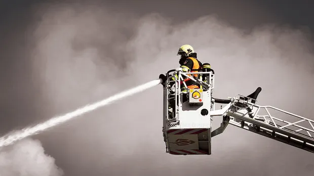 qlqgtrvsqhpdxk1gmp30kjrq8 brandweer vanaf hoogwerker zw 16 9