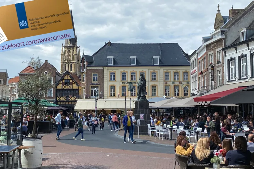 qr code coronatoegangsbewijs volle terrassen op de markt in sittard