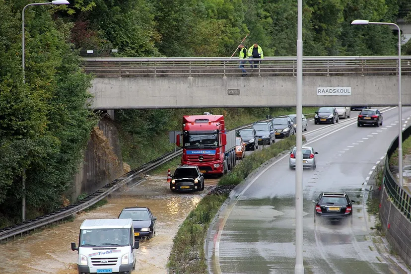 raadskoul transportleiding waterleiding spoorviaduct lekkage wateroverlast