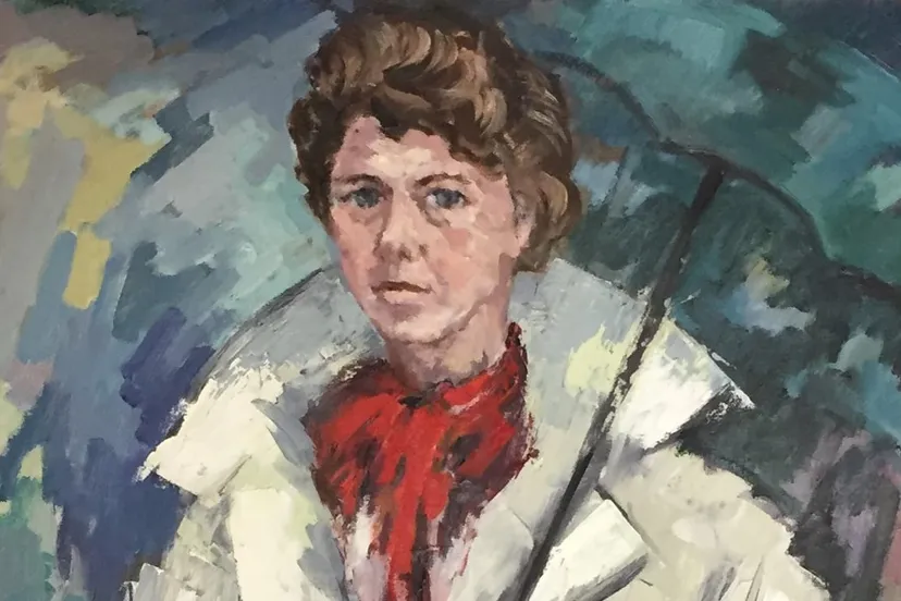 rees laudy vrouw in regenjas met paraplu uitsnede