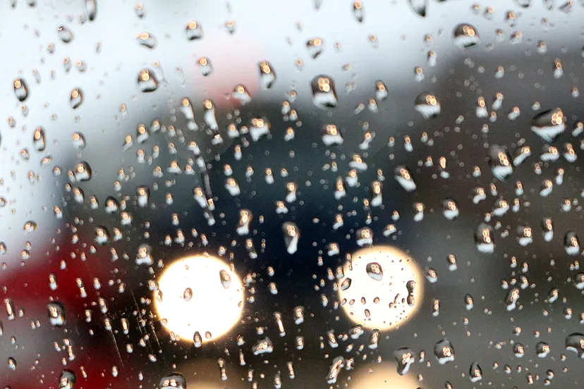 regen nat autoruit raam koplampen