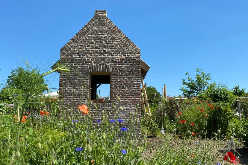 restauratie huisje op schootsvelden 1