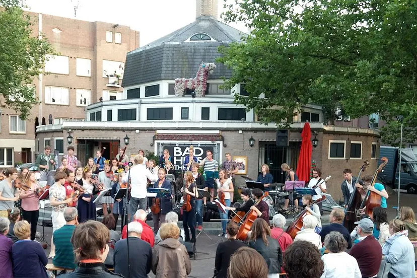 ricciotti ensemble tijdens een optreden in amsterdam