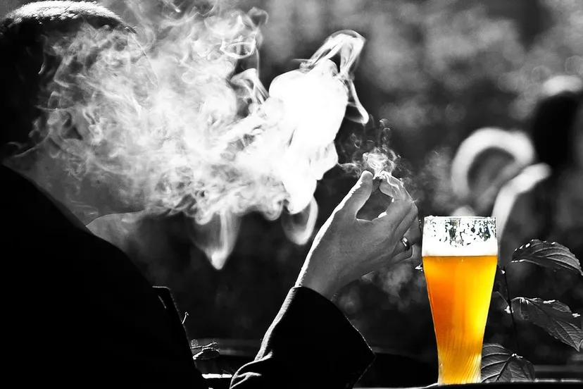 roken en drinken man 2181478 1280