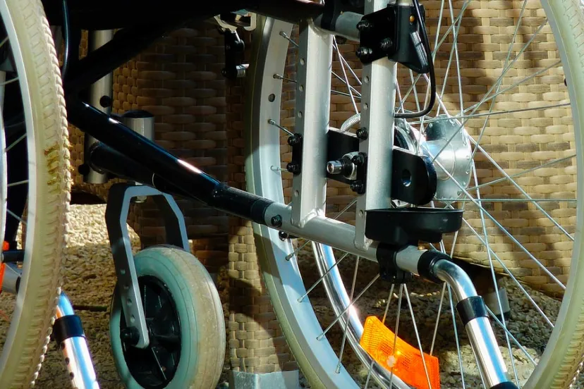 rolstoel cc0 via pixabay