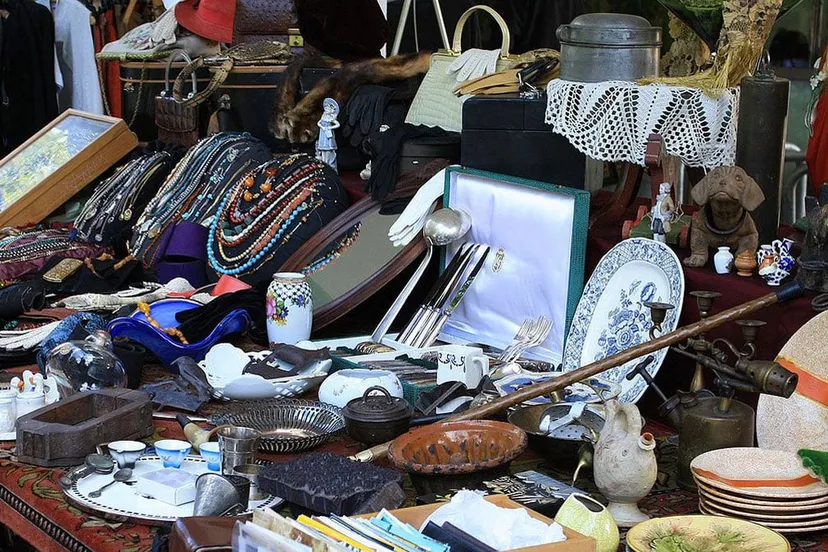 rommelmarkt en curiosa cc0 pixabay