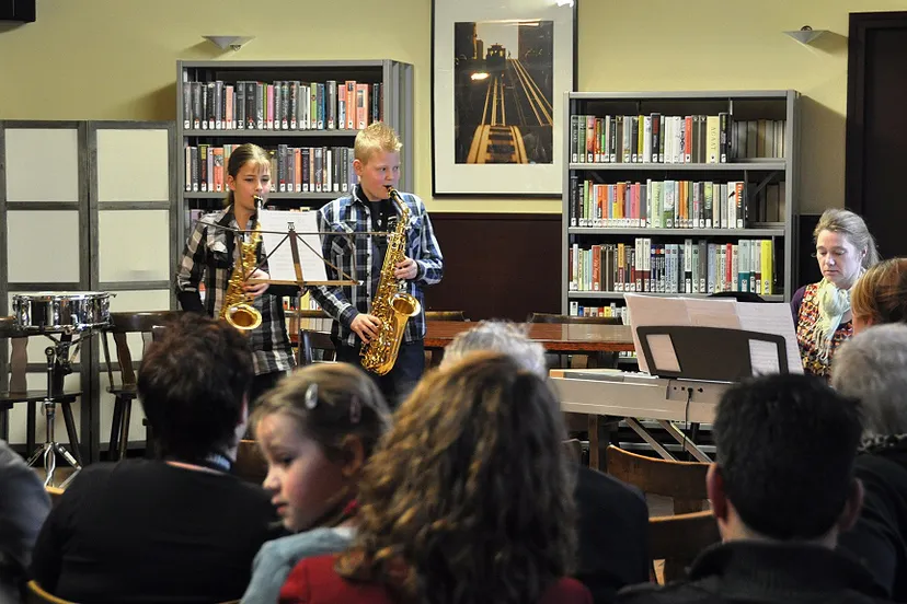 rrje6m9t0elra4w3q3g4jv532 muziekpodium