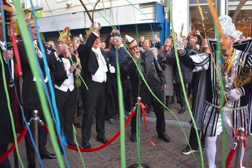 ruud ii opent rousseauwinkel op limbrichterstraat