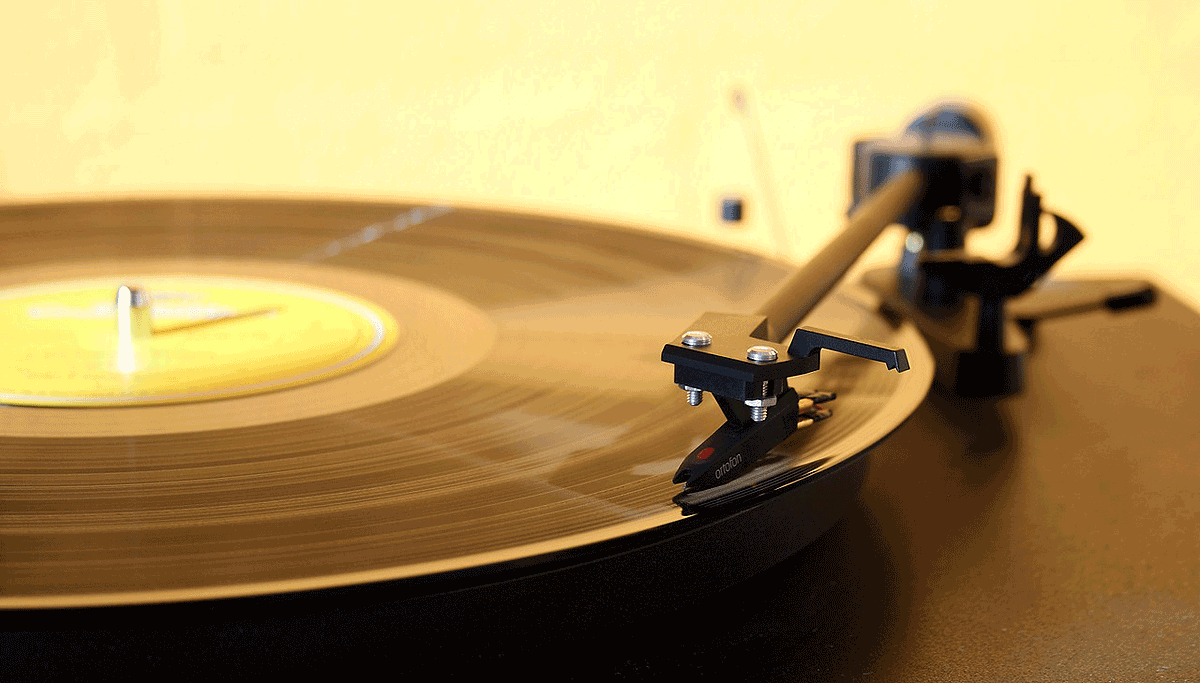s record player 1224409 1280 platenspeler draaitafel cc0 pixabay