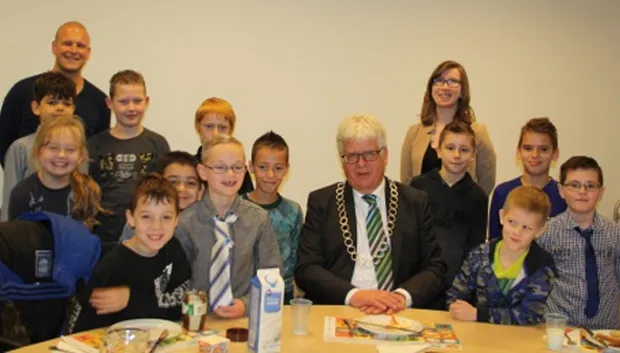 schoolontbijt 2015 op gemeentehuis