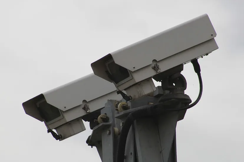 security camera 834173 1280 camera1