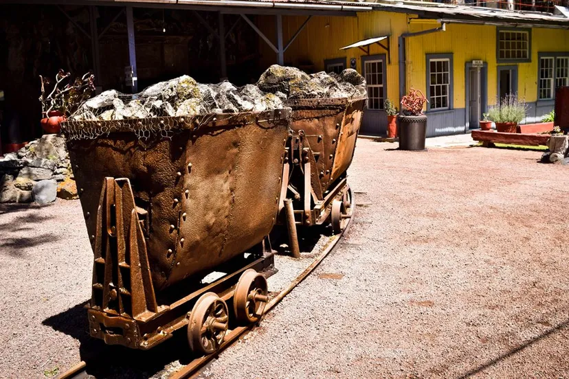 sfgll oude mijn foto angel chavez pixabay