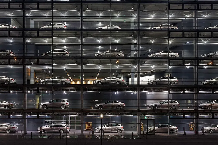 showroom mercedes diego delso cc by sa 30 via wikimedia commons