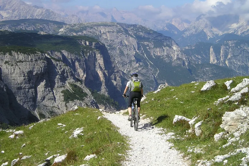 singletrail 175220 1280 mountain bike