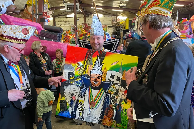 sjnaake cadeau voor stadsprins nick ii