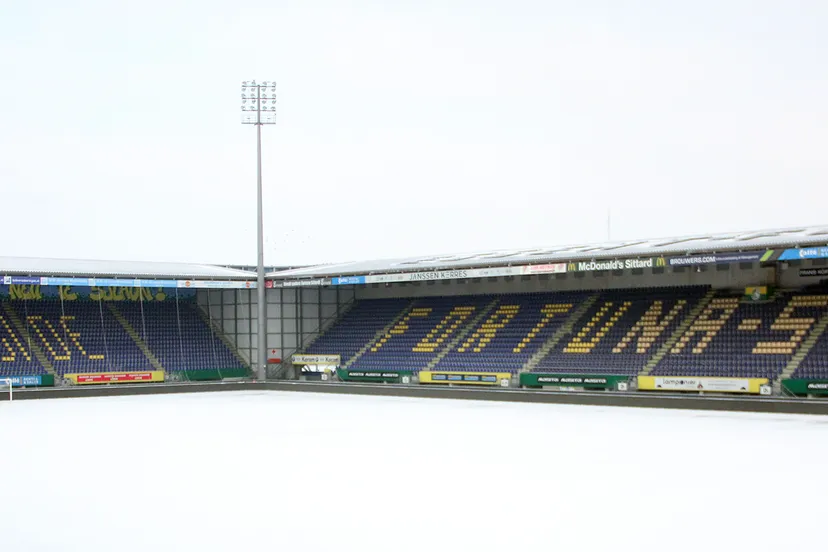 sneeuw in stadion fortuna sittard januari 2019