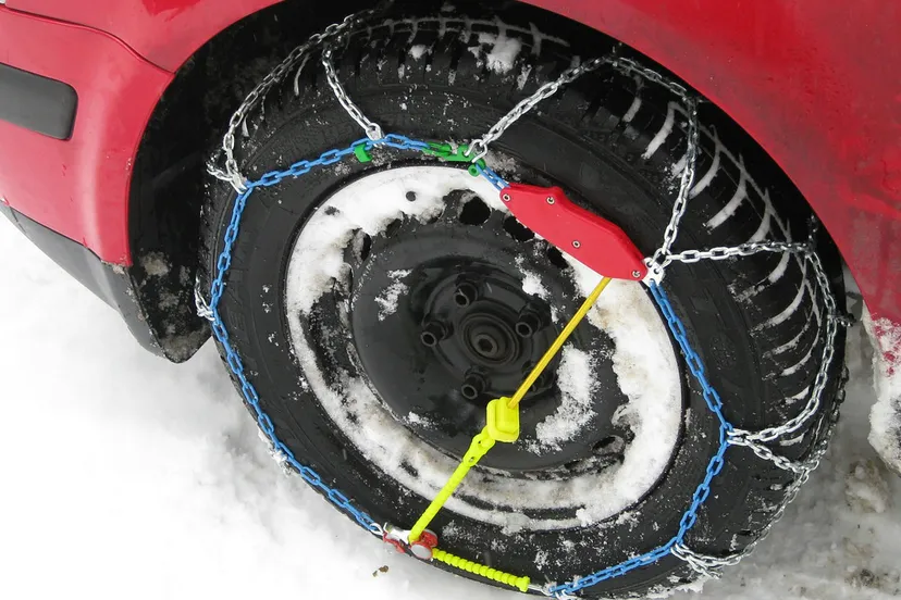 sneeuwketting cc0 canislupus via pixabay