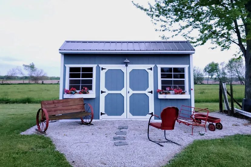 speelhuisje in de tuin