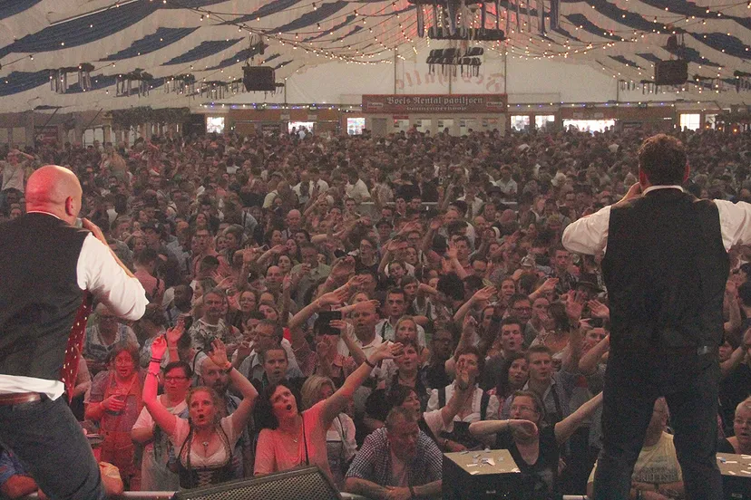 spik en span oktoberfest sittard 2018 limburgse middag
