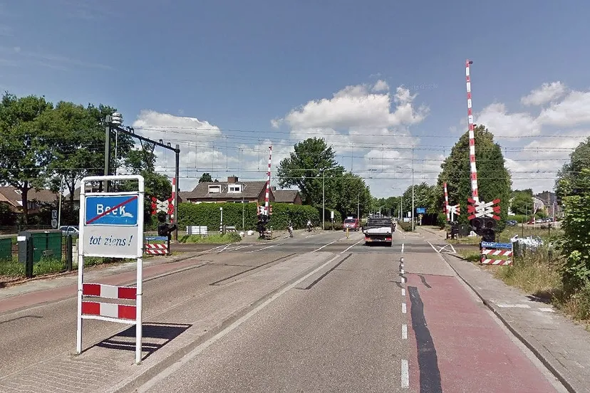 spoorwegovergang beek1