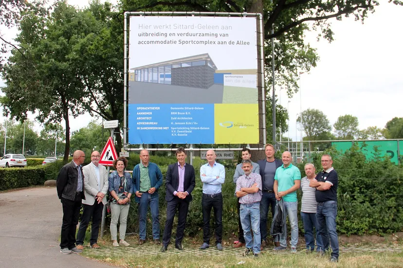 sportcomplex allee bouwbord