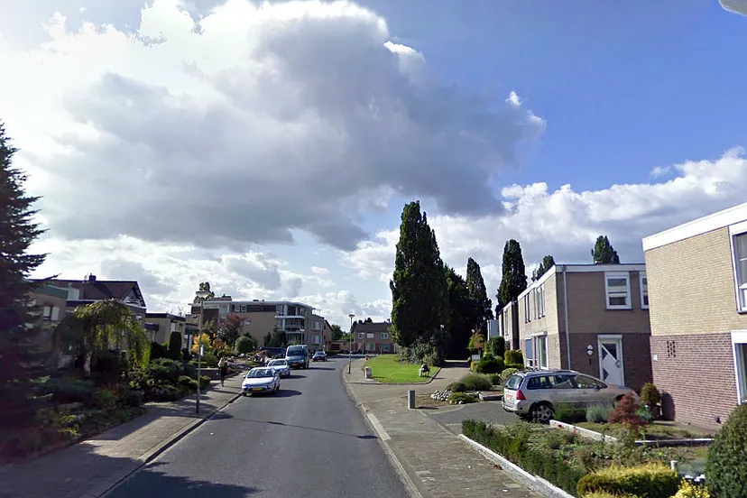 ssl8j11f300s7604hm6u30vi0 tuinstraat born