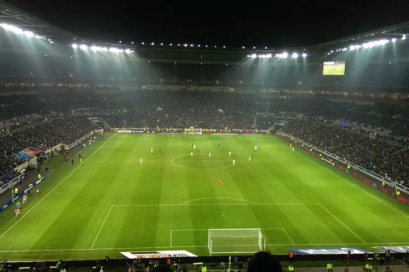 stade olympique lyonnais tezed17 cc by sa 40 via wikimedia commons