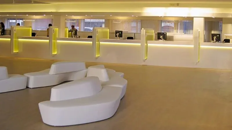 stadswinkel in hal gemeentehuis geleen