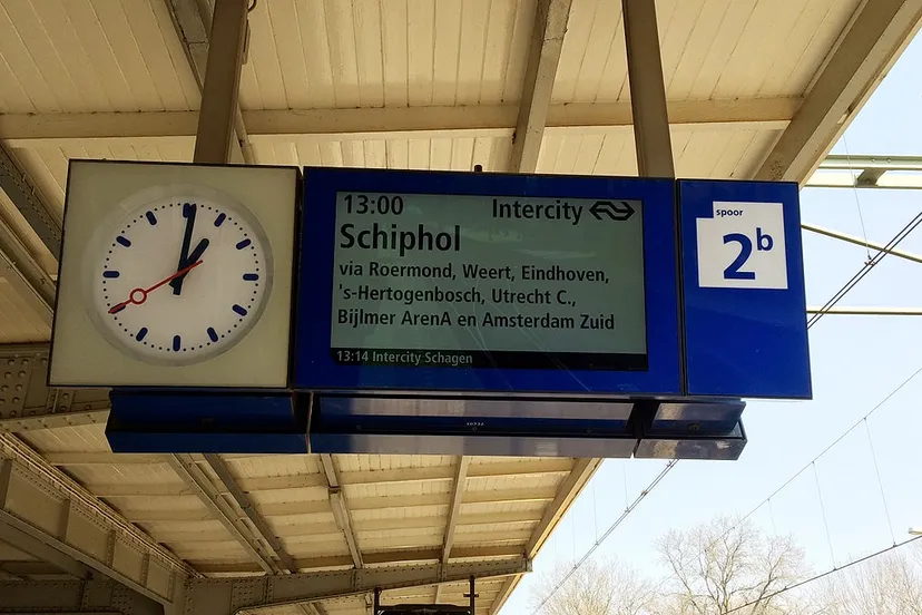 station sittard perron trein naar schiphol