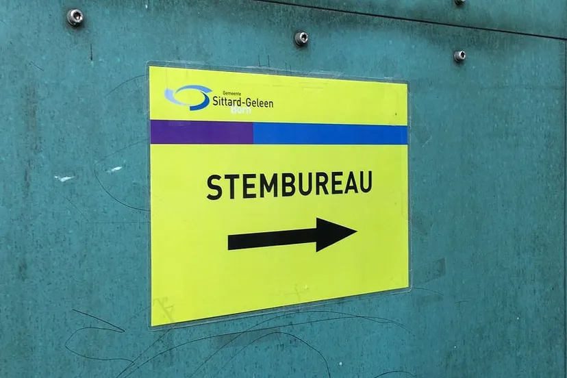 stembureau 2016 stadhuis sittard referendum