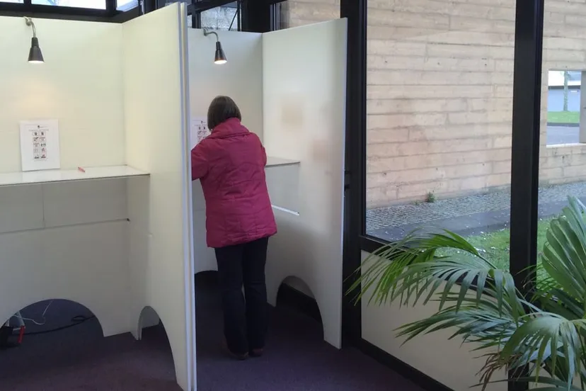 stembureau 2016 stadhuis sittard referendum stemmen