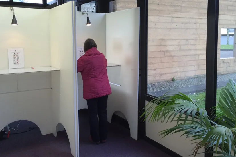 stembureau 2016 stadhuis sittard referendum stemmen