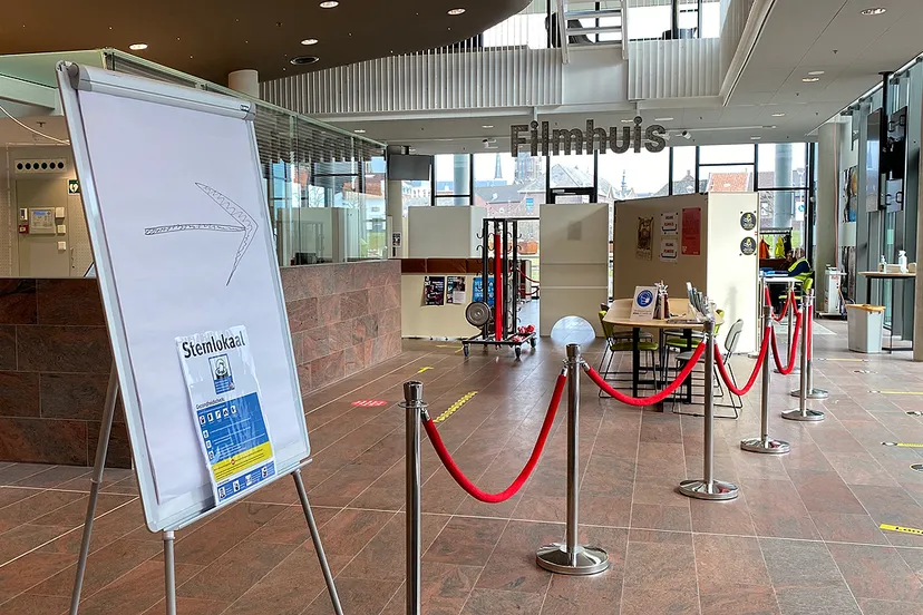 stembureau in lign 15 maart 2021