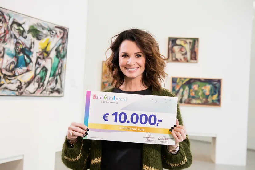 stockfoto bankgiro loterij ambassadeur leontine borsato 10000 euro