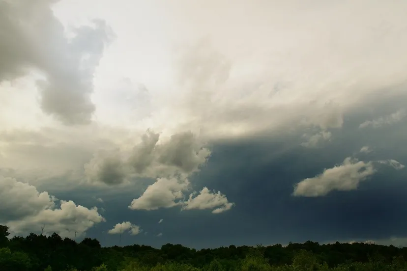 storm chasing 1374665 1280