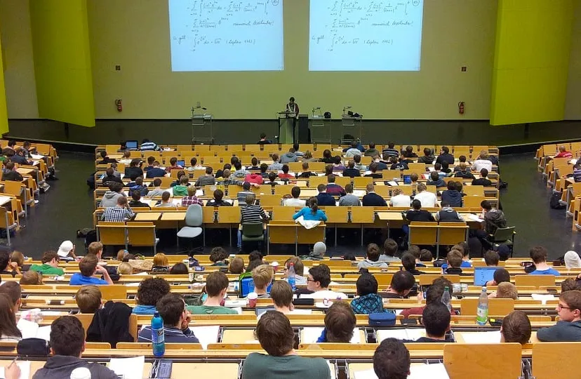 studenten in collegezaal