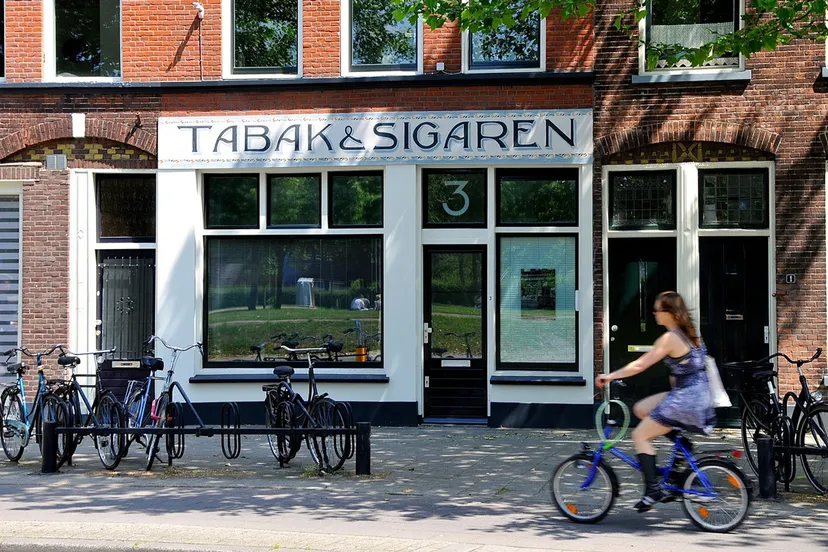 tabakswinkel facemepls cc by 20 via flick 29989575126 d13555f335 k