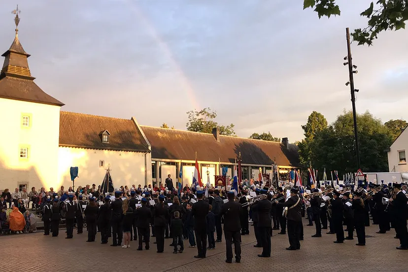 taptoe born 25 juni 2016 01