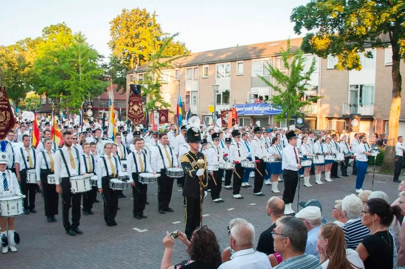 taptoe born op burgemeester kotenplein in grevenbicht