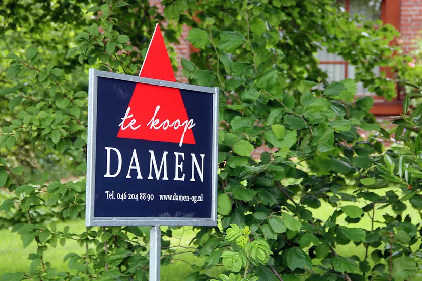 te koop damen makelaar woning kollenberg sittard