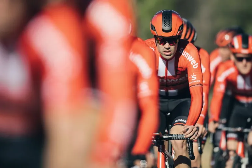 team sunweb in het rood