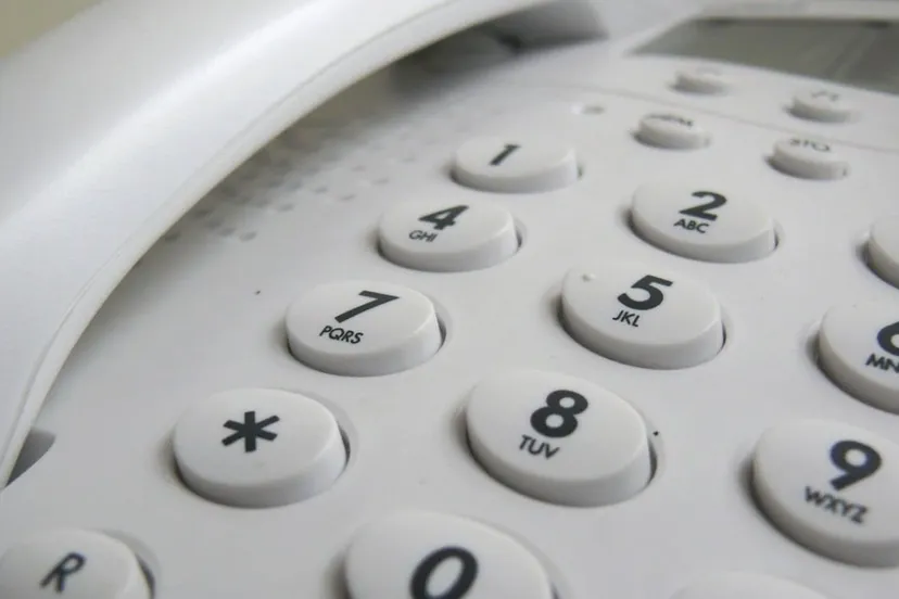 telefoontoestel ouder model met druktoetsen