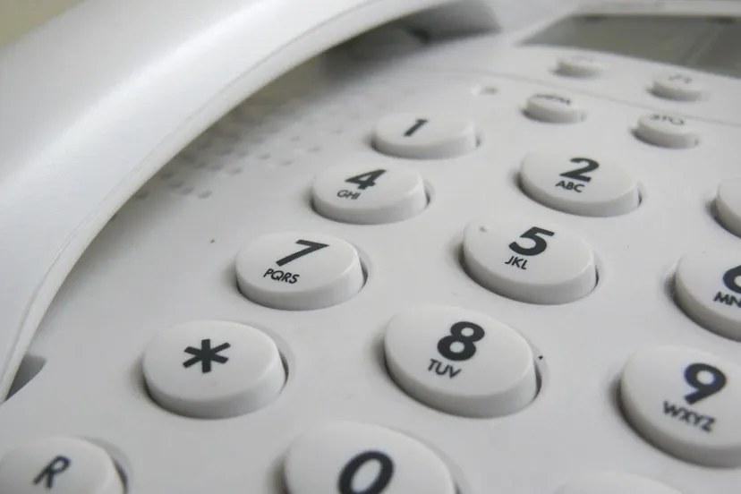 telefoontoestel ouder model met druktoetsen