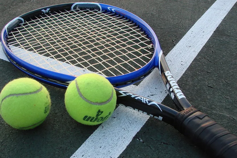 tennis 1280px tennis racket and balls1