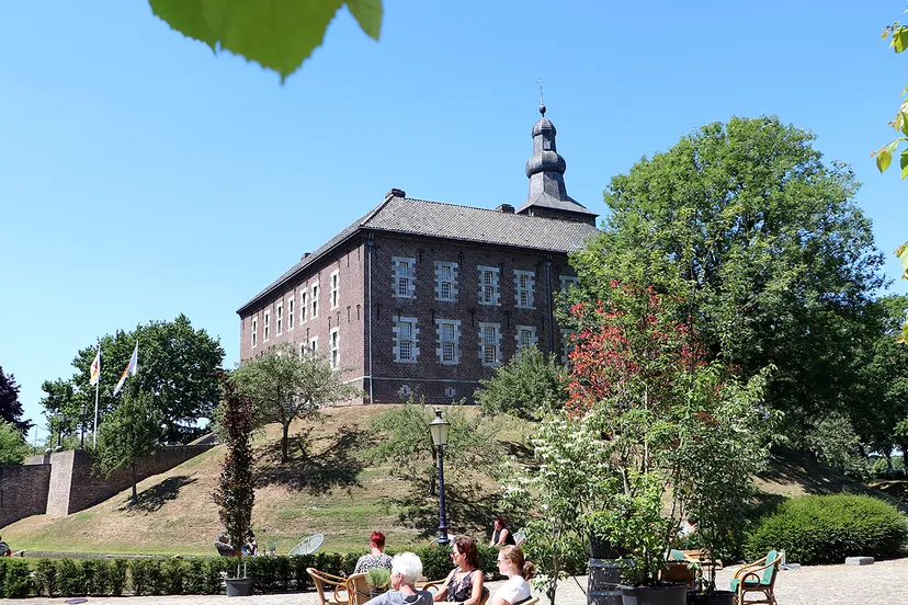 terras kasteel limbricht 1